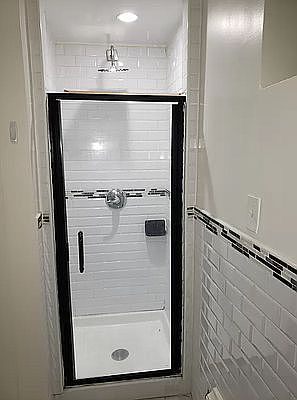5th image of 855 Park Pl #1B
