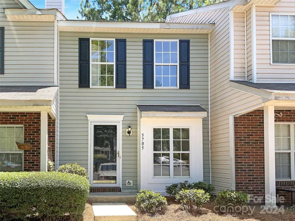 5705 Cougar Ln, Charlotte, NC 28269