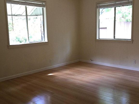 3rd image of 604 Palmer Ln Unit A