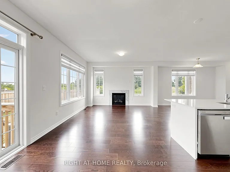 90 Laing Dr — Photo 21