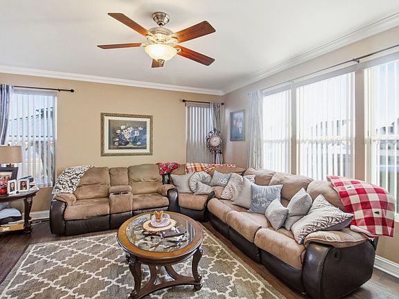 3rd image of 818 Vertin Blvd