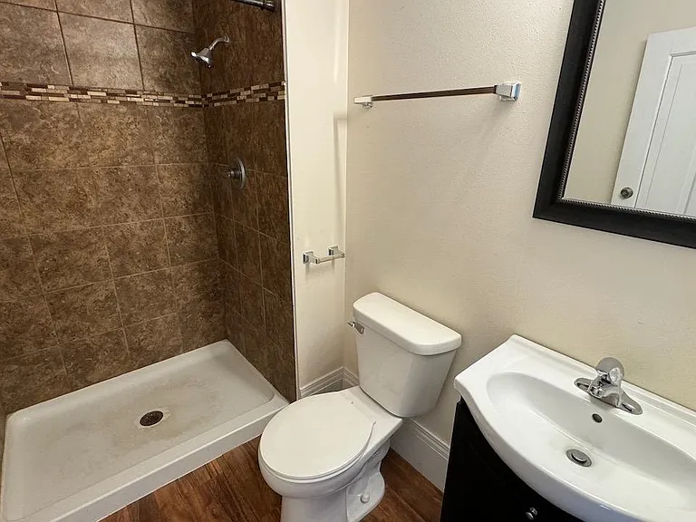 605 Bluff St #320 — Photo 8