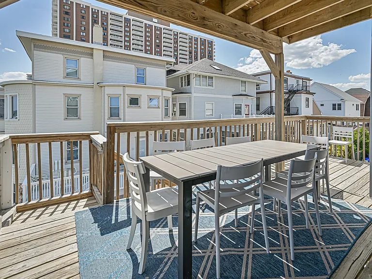 140 S Bartram Ave — Photo 40