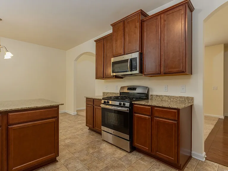 330 Gracemount Ln — Photo 11