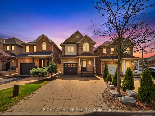 212 Venice Gate Dr, Vaughan, ON L4H 0G1