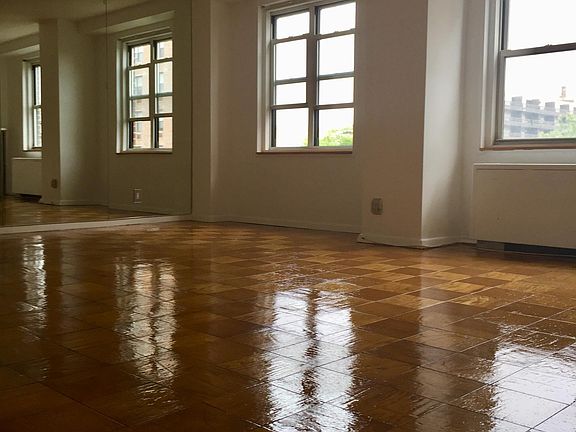 4th image of 225 Saint Pauls Ave #613