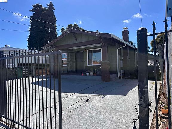 4th image of 2474 Seminary Ave