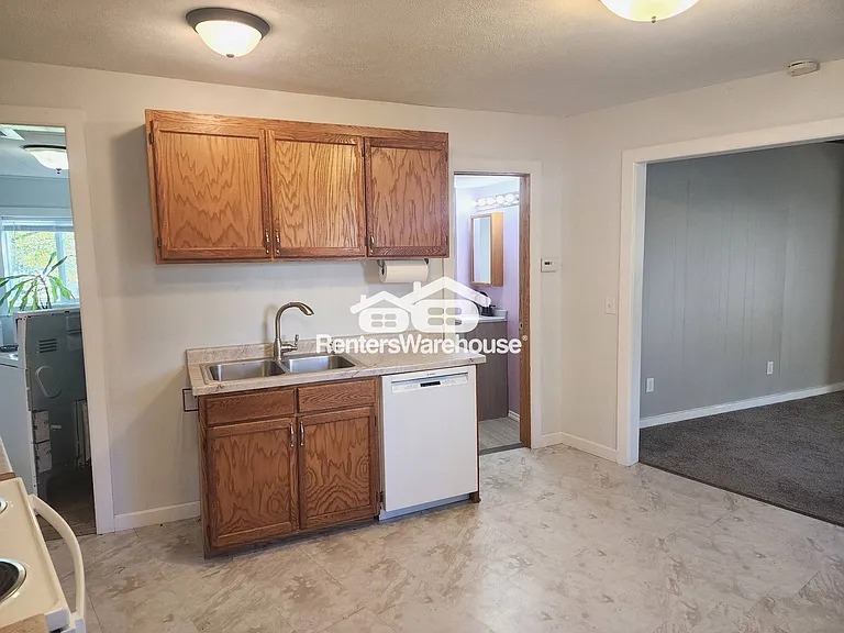 200 N Vine St — Photo 3