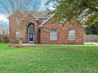 10218 Travis Ln, Mont Belvieu, TX 77523