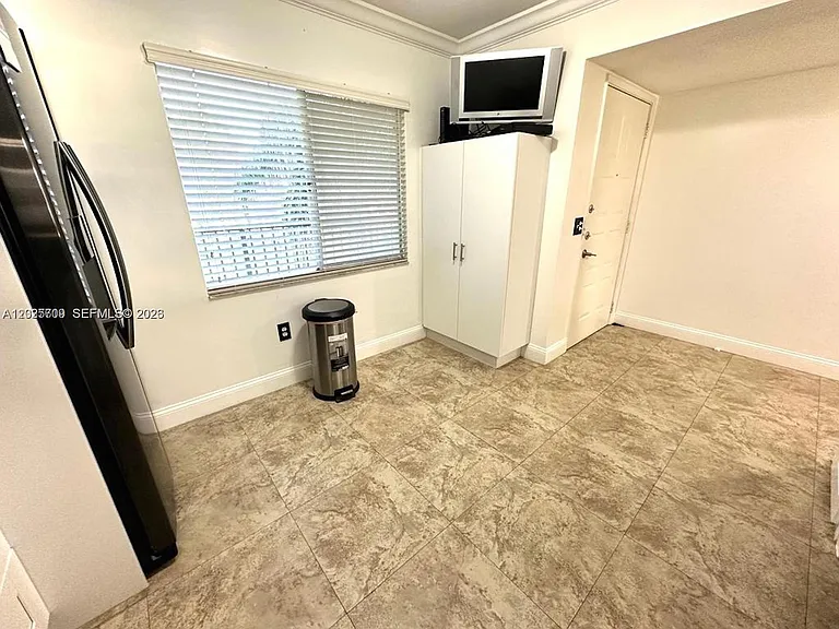 850 SW 138th Ave #307D — Photo 5