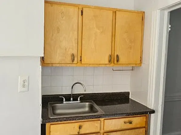 92 Vark St APT 2E, Yonkers, NY 10701
