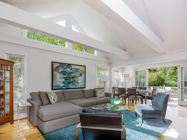 17 Barns Ln, East Hampton, NY 11937