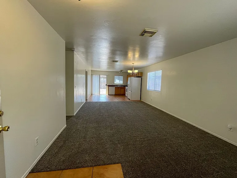 114 E Medina Rd — Photo 3
