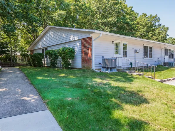 189 Ventry Court #F, Ridge, NY 11961