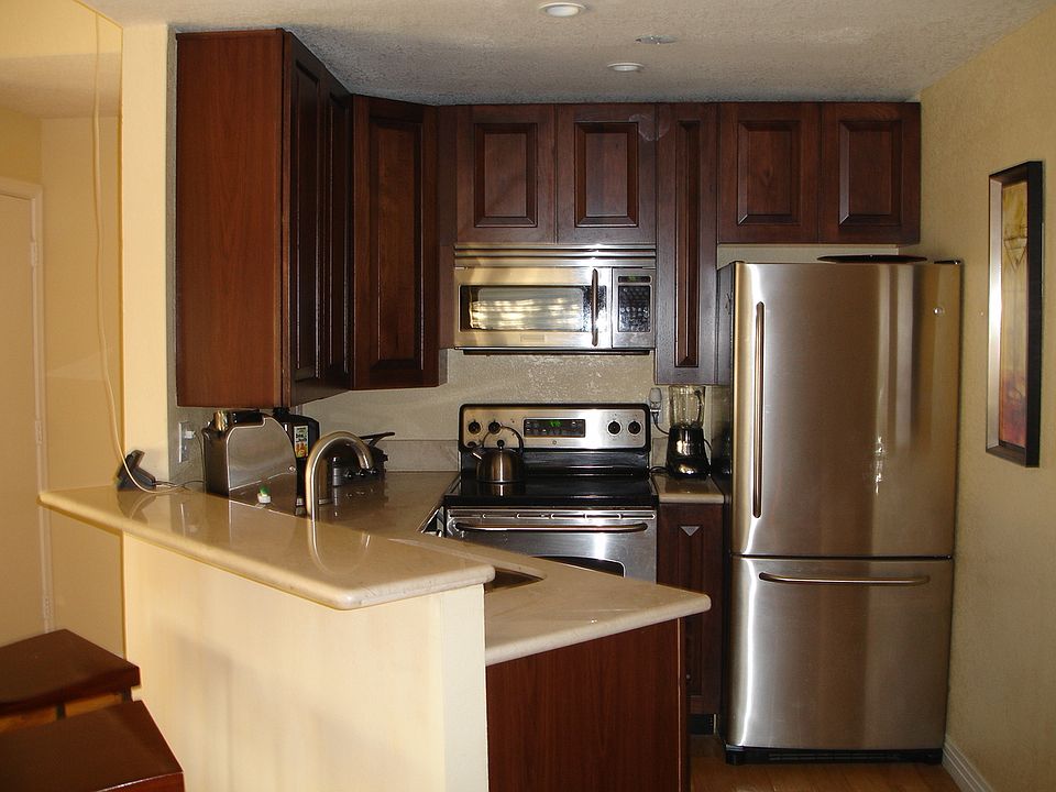 1st image of 490 Elm Dr Unit 206