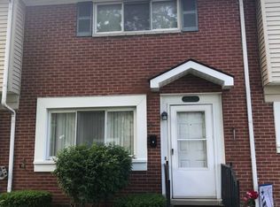 25820 Jeanette Ct, Roseville, MI 48066