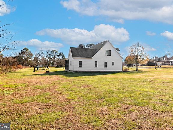 3rd image of 10342 Friendship Rd