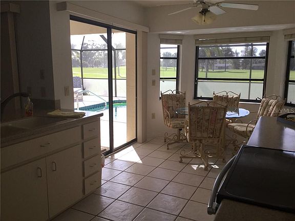 5th image of 22 Golfview Ct