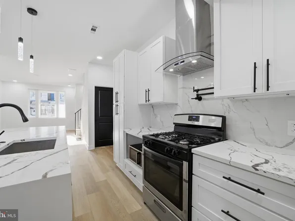 1829 E Airdrie St, Philadelphia, PA 19124