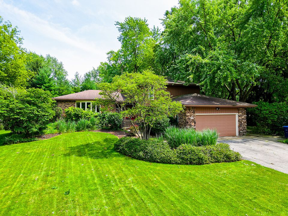 4N929 W Mary Dr, St Charles, IL 60175 | Zillow