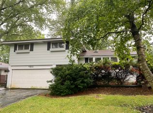 1311 E Ironwood Dr, Mount Prospect, IL 60056