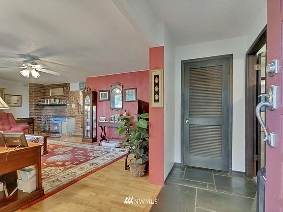 4th image of 8122 Sherwood Forest St SW