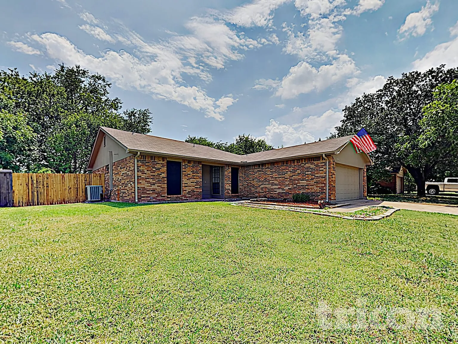 2537 Rialto Way Grand Prairie TX — Photo 2