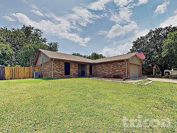 2nd image of 2537 Rialto Way