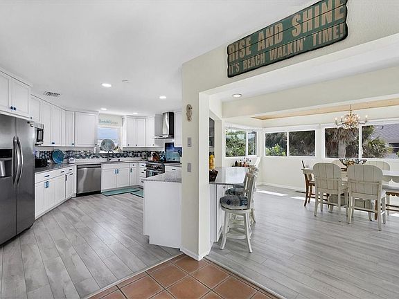 3rd image of 3547 Gasparilla Rd
