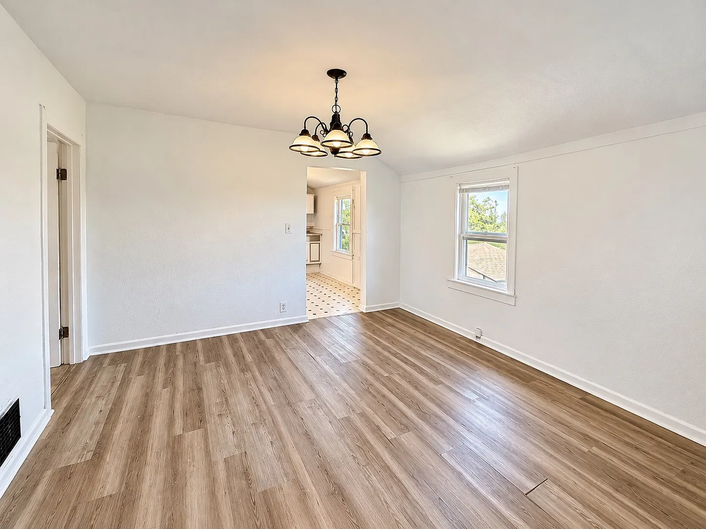 2 bed, $800 — Photo 2