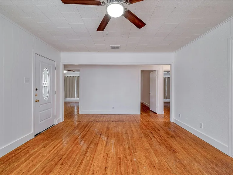 511 Sloan St — Photo 7