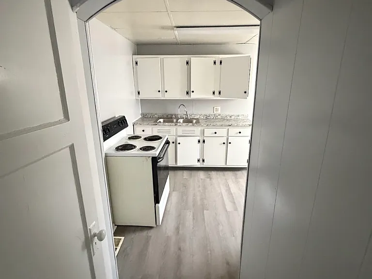 616 Westwood Ave #616 — Photo 4