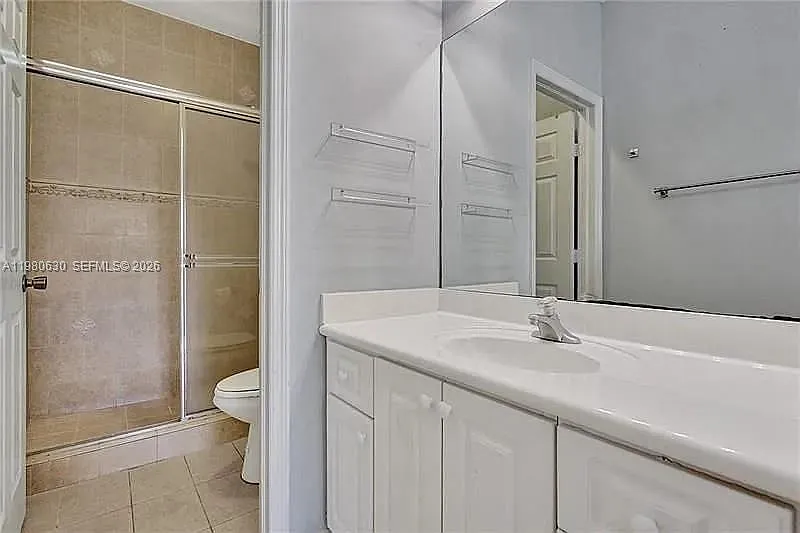 3 bed, 2.5 bath, 1400 sqft, $2,600 — Photo 4