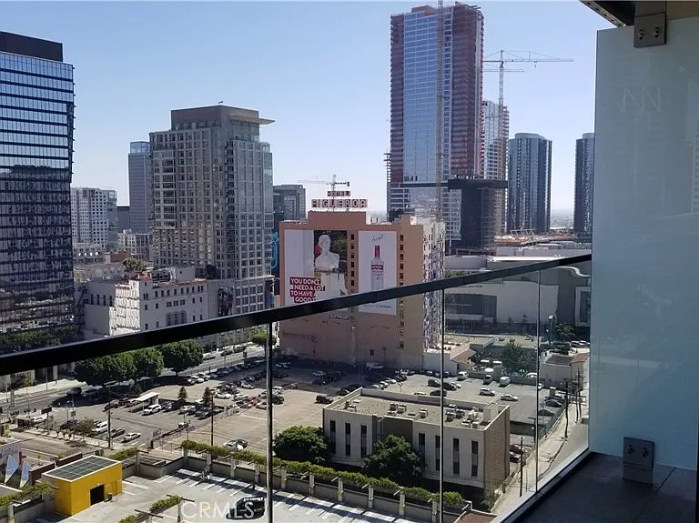 877 Francisco St #1823 — Photo 7