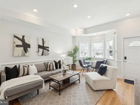 2403 Christian St, Philadelphia, PA 19146