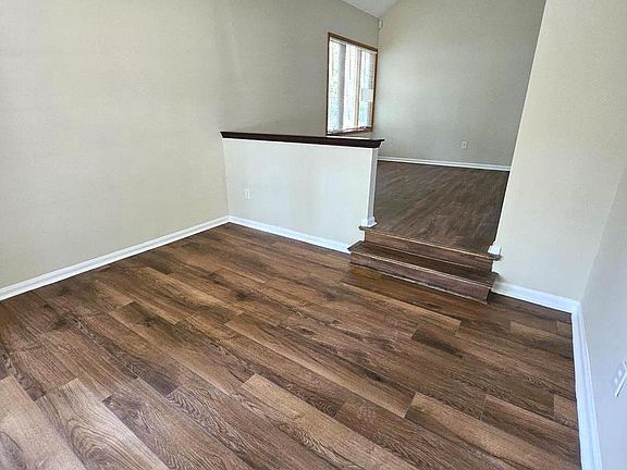 5th image of 120 Bracken Rd