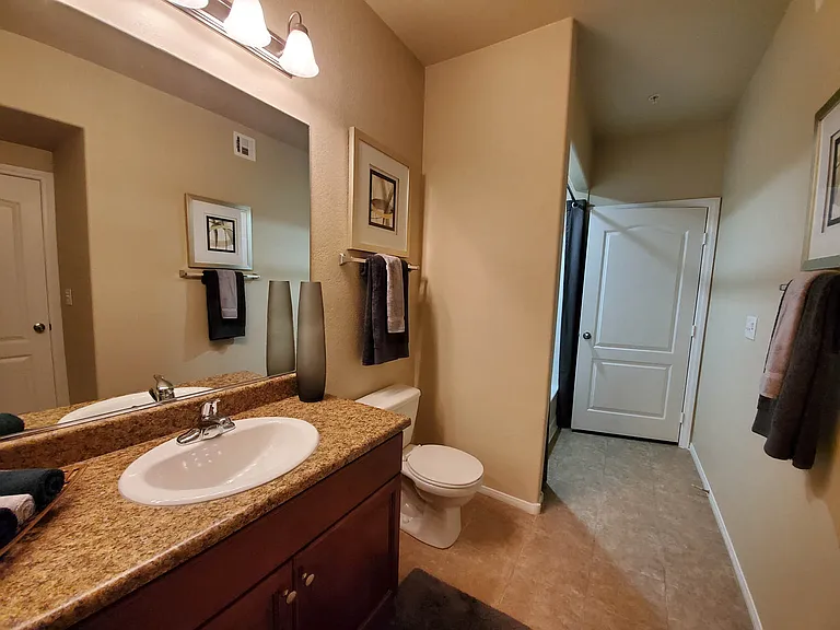 2b2 1182 SQFT 2 Bed 2 Bath
