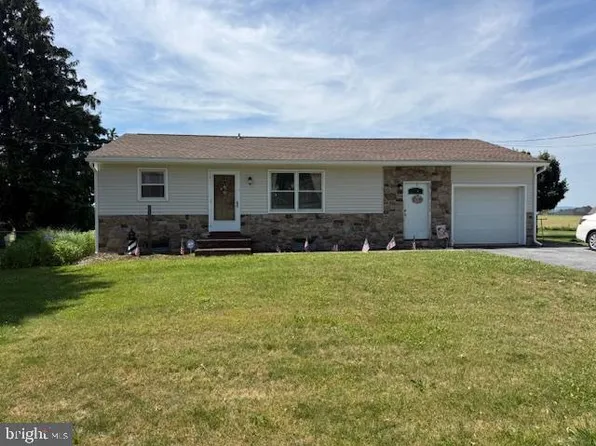890 Richard Dr, Lebanon, PA 17046