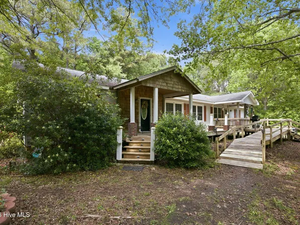 104 Old River Road, Beaufort, NC 28516
