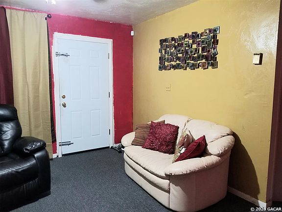 3rd image of 916 NE 19th St