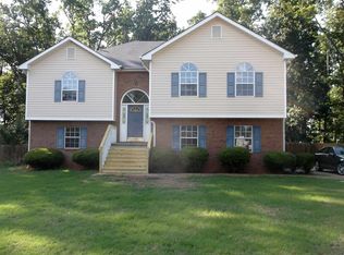 240 Solomon Dr, Ellenwood, GA 30294