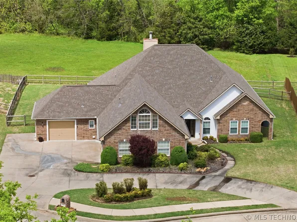 3302 Callaway Dr, Claremore, OK 74019