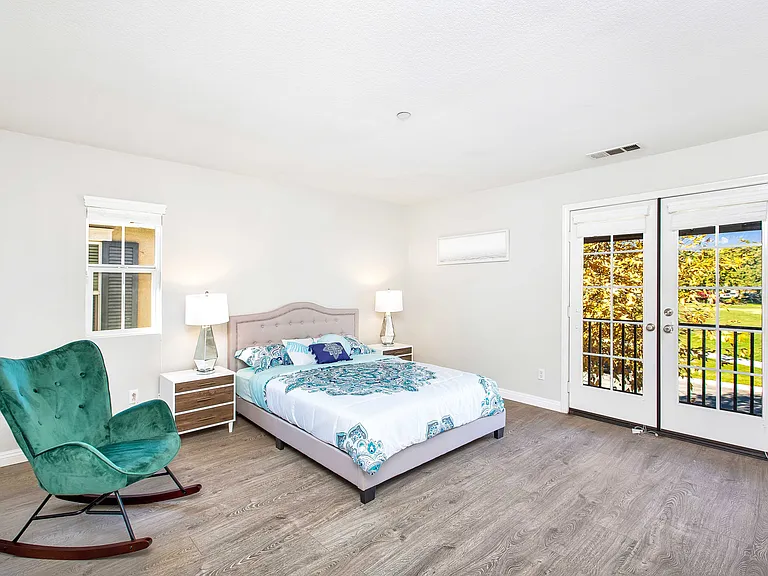 8049 Jamestown Cir — Photo 16