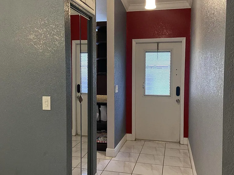 633 Sea Pine Way #C — Photo 2