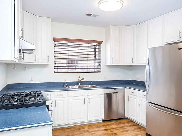 5009 Mansfield St — Photo 4