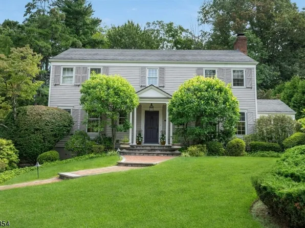 36 Rotary Dr, Summit City, NJ 07901