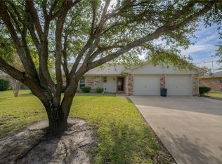 15 Rogers Cir, Krum, TX 76249