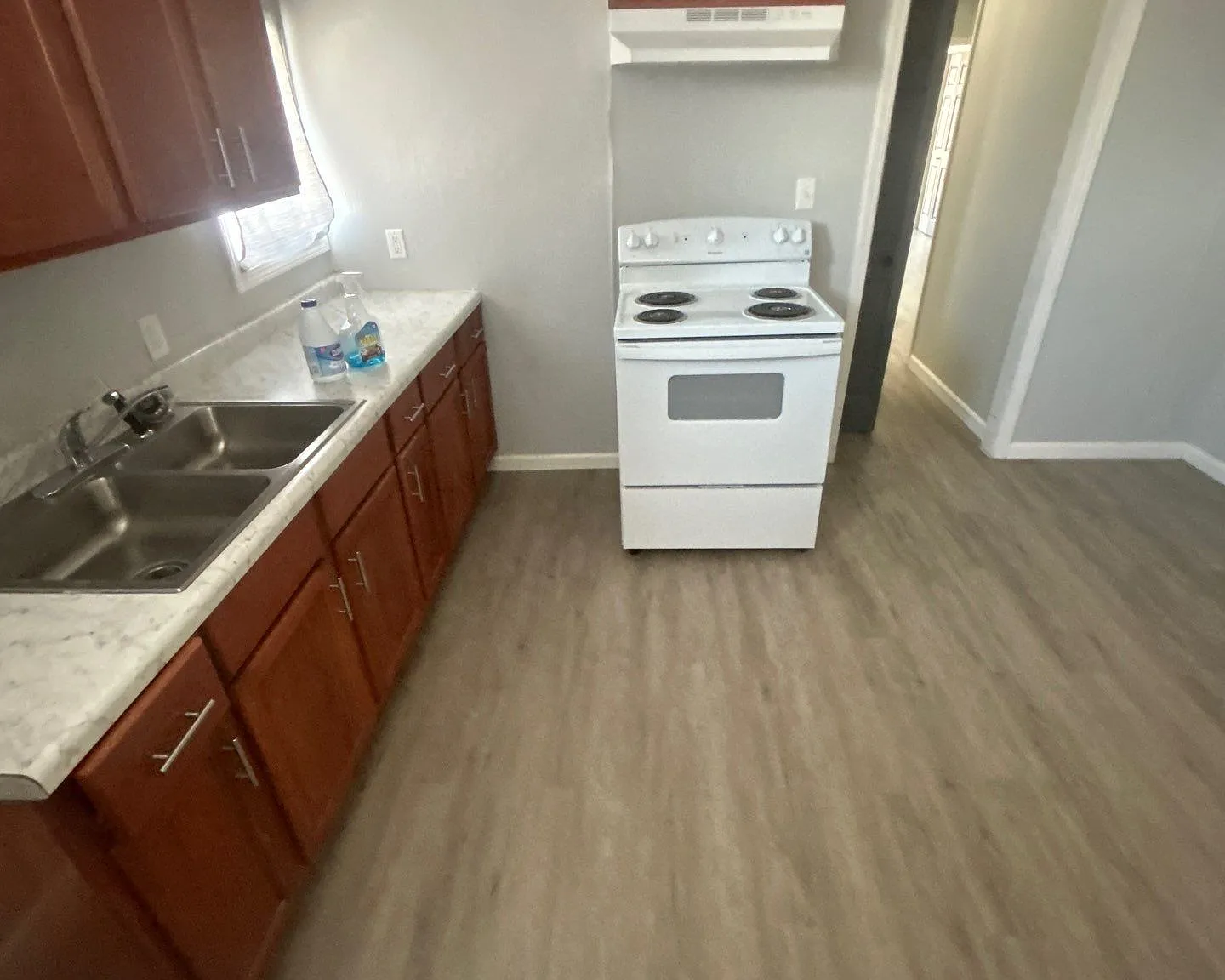 413 S Jackson St — Photo 2