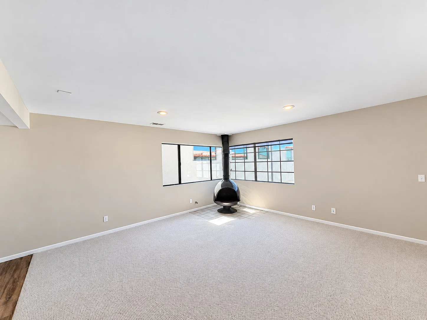 3 bed, 1360 sqft, $6,950 — Photo 4