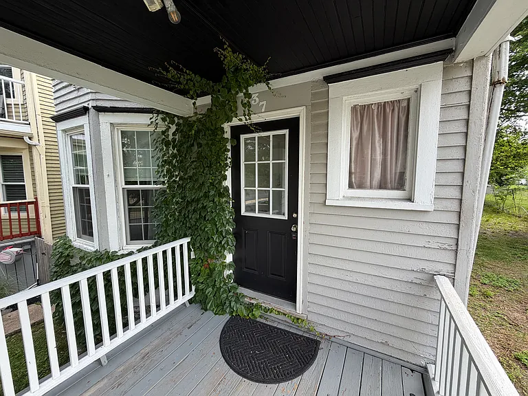 37 Bremen St — Photo 3